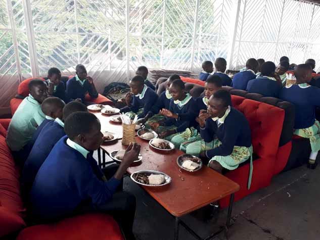 Fischessen in Kisumu- Bild 10