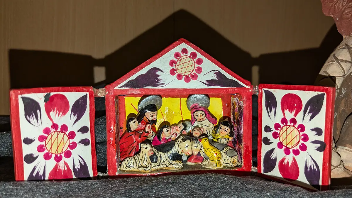 kleine mexikanische Krippe in der Größe einer Streichholzschachtel