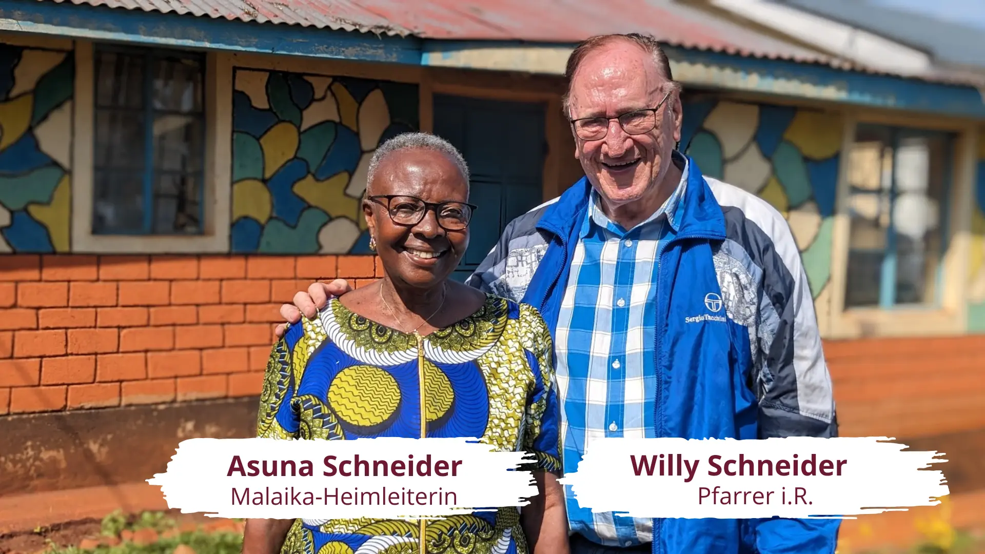 Asuna, Malaika Heimleiterin, und Willy Schneider, Pfarrer i.R.